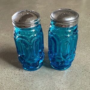 Vintage LE Smith Moon And Stars Salt And Pepper Shakers